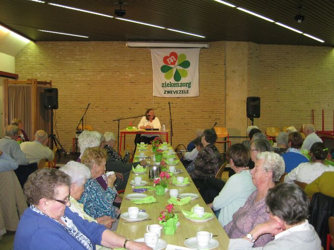 Onder-Ons Namiddag  zaterdag 16 Mei 2015
Ouder worden met de glimlach.
Door Marleen Levrau, i.s.m thuiszorgcentrum  Tielt